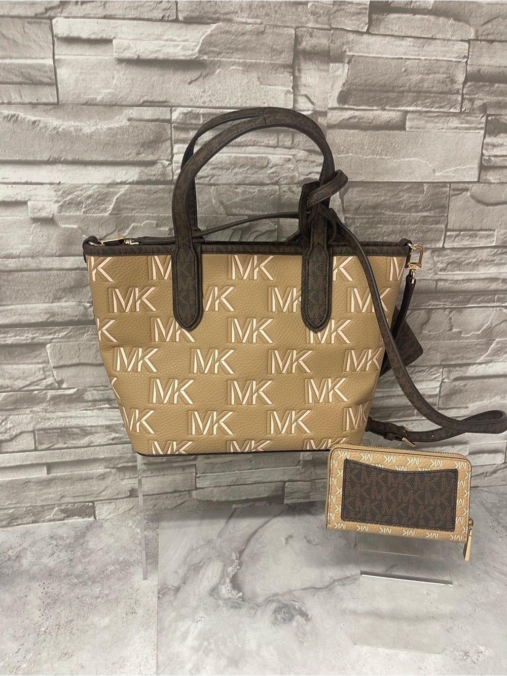 Michael Kors Eliza Small Embossed Tote & Matching Wallet Camel Brown Tan Logo - Picture 3 of 12